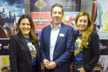 Gabriela Cavalheiro, Marcos Barros e Juliana Pisani, da Universal (Ana Azevedo/M&E)