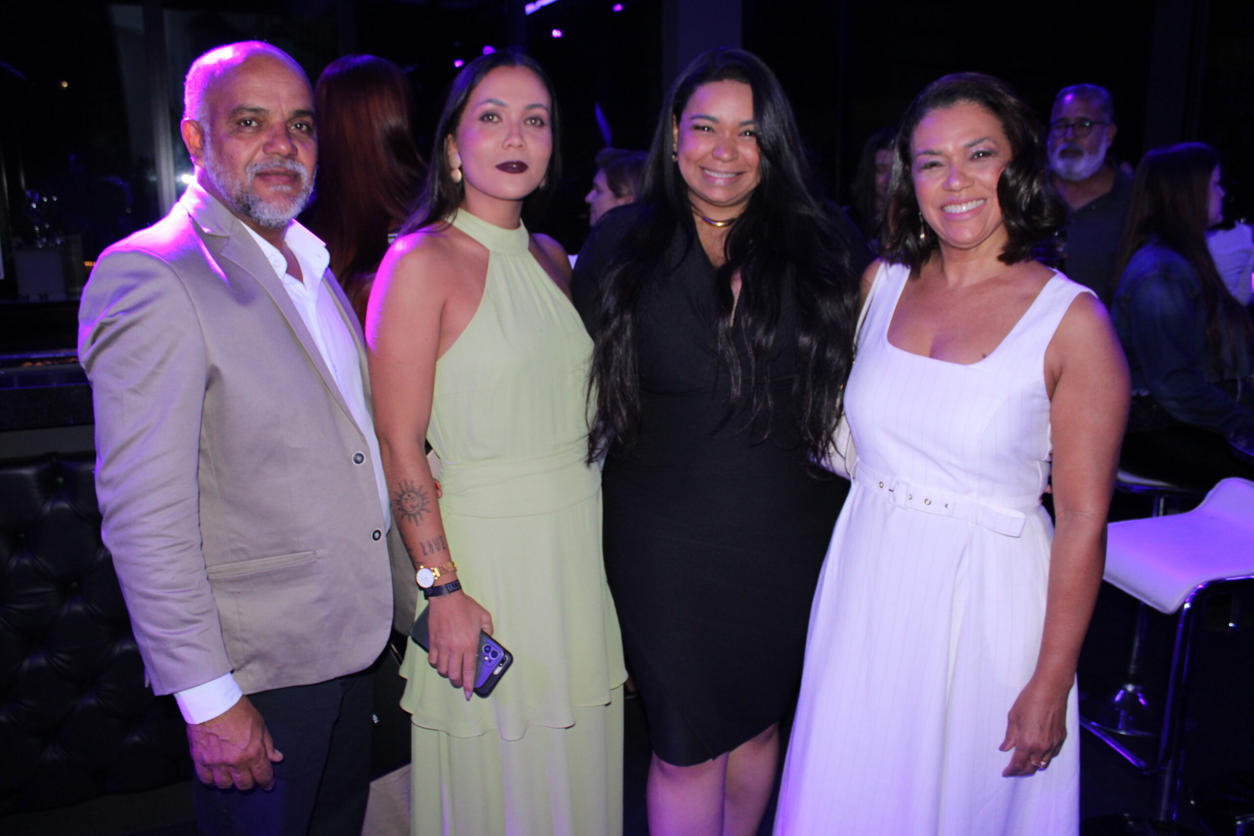 Gilberto Ferreira, Ingrid Borges e Mari Morais, da Tribal Turismo, com Caroline Ribeiro, da Decolar Gilberto Ferreira, Ingrid Borges e Mari Morais, da Tribal Turismo, com Caroline Ribeiro, da Decolar