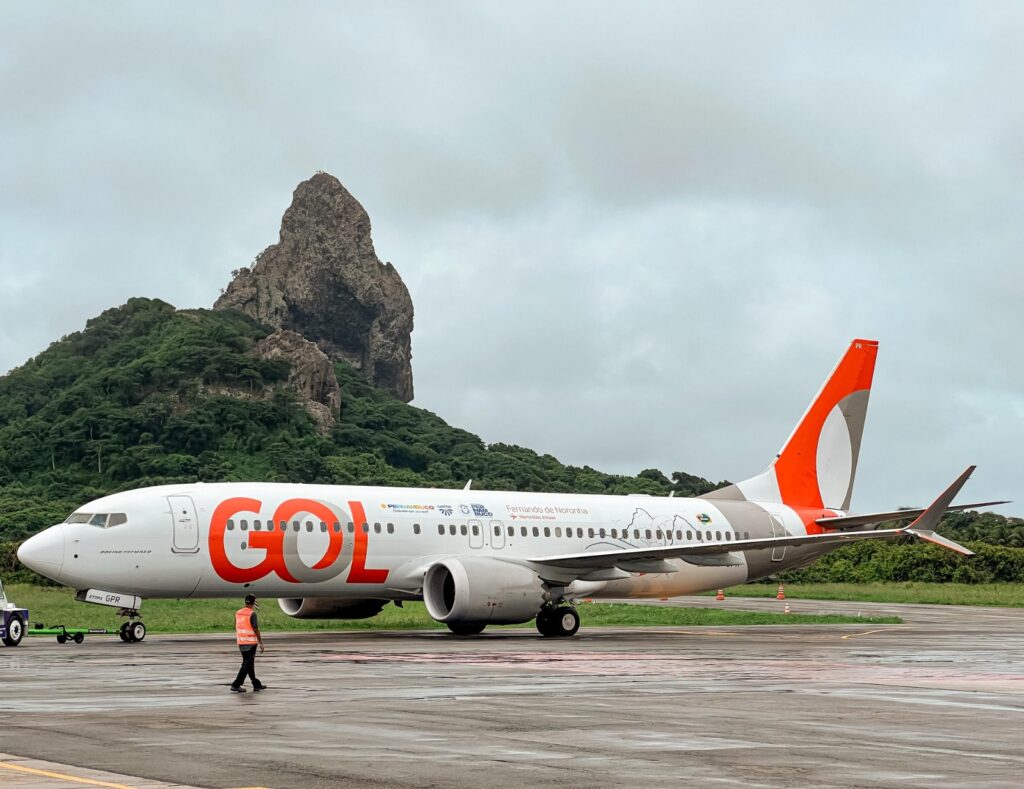 Aeronave com identidade visual de Pernambuco pousa em Fernando de Noronha Aeronave com identidade visual de Pernambuco pousa em Fernando de Noronha