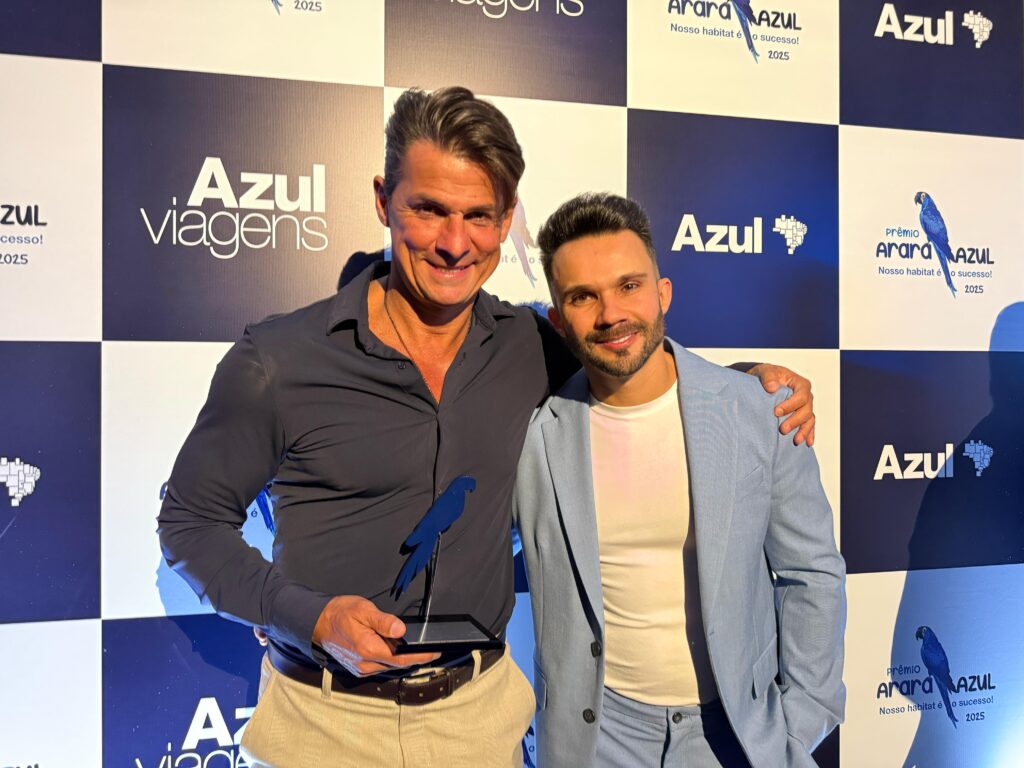 Diogo Marinho, gerente regional do turismo, e Flávio Scandiuzzi, head comercial  do Santander Financiamentos