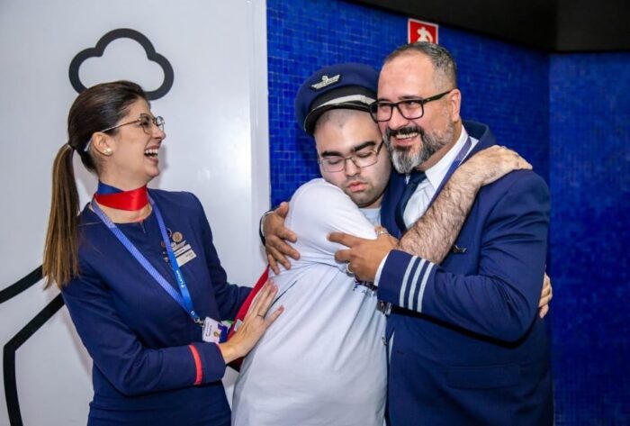 IMG 20250430 WA0007 e1746021240317 Asas da Inclusão: Latam realiza voo simulado em Congonhas para pessoas autistas