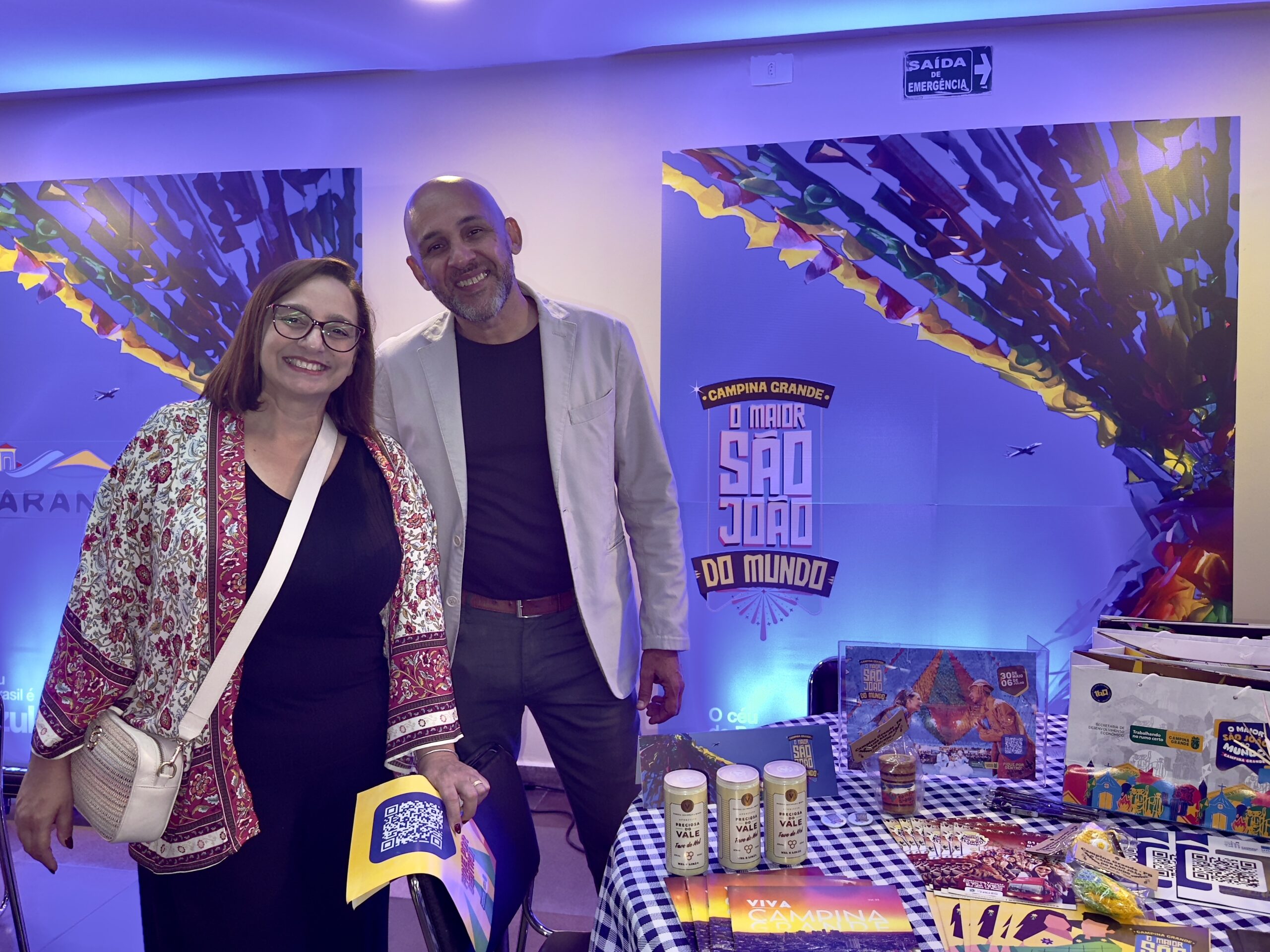 Heverton Moreira, de Campina Grande, e Michelle Boaventura, da Tix Turismo Heverton Moreira, de Campina Grande, e Michelle Boaventura, da Tix Turismo