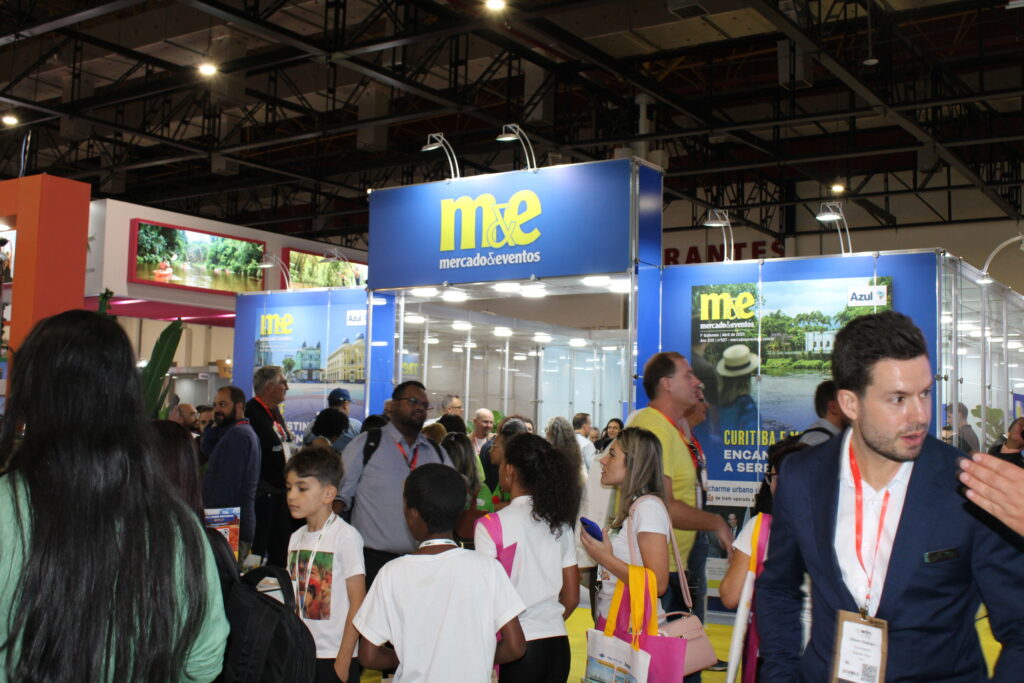 O estande do M&E ficou cheio durante todo o dia