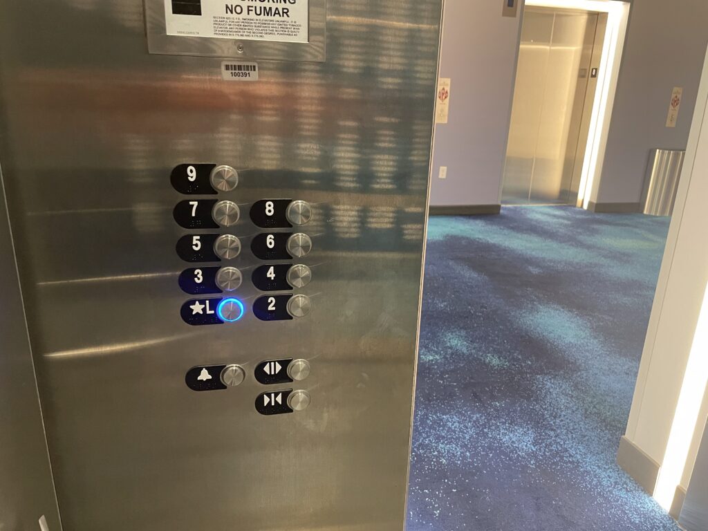 Elevadores do hotel
