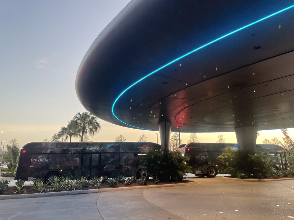 A entrada tem formato de nave espacial