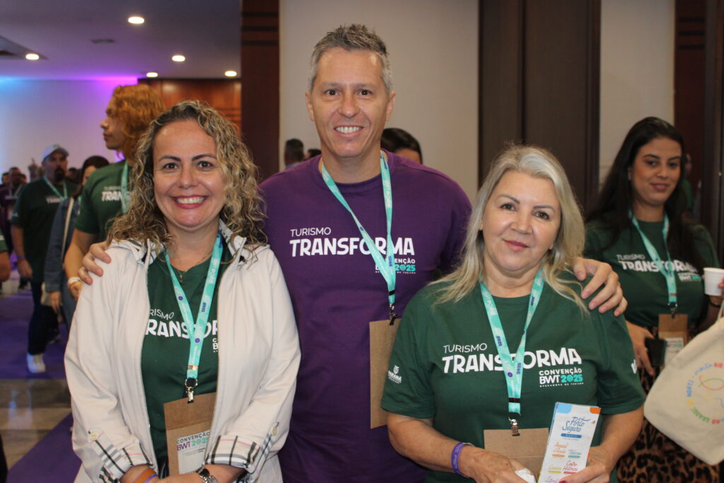 Josiane Nunes, da Conceito Viagens e Turismo, Daniel Batiuk, da BWT, e Nesi Pires, da Serra Tour e Travel