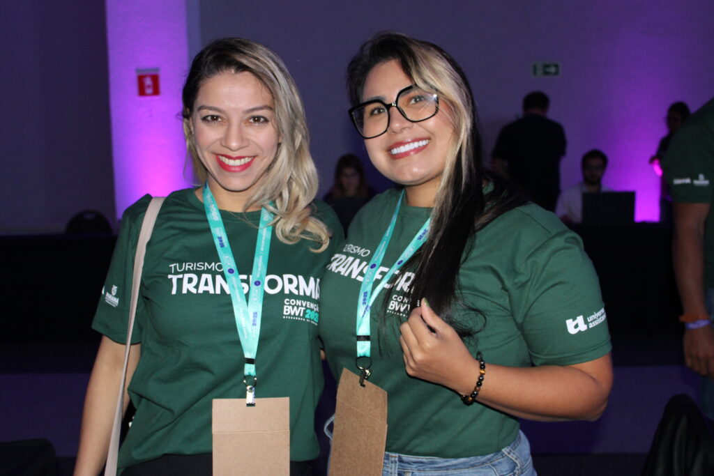 Lenika Lima, da Direct Viagens e Turismo, e Isla da Silva, da Roteirize Viagens
