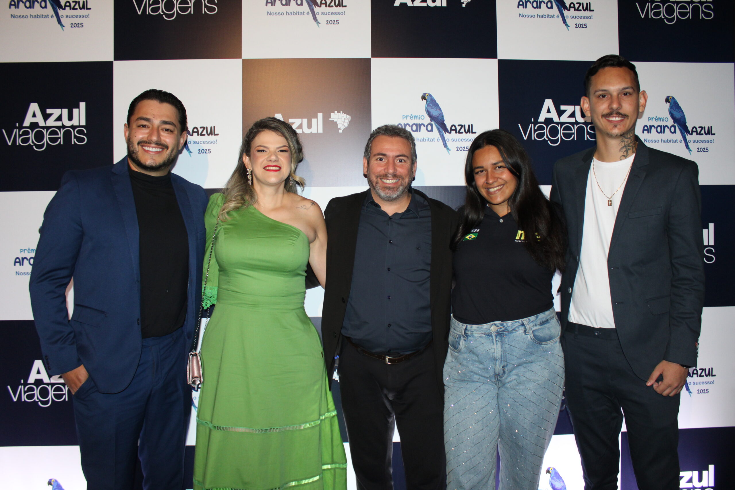 Leonardo Morais, da Home Tour, Solange Carréra, da Xingu River Altamira Pará, Ricardo Bezerra, da Azul Viagens, Janaina Brito, do M&E, e Leonan Mendes, da Delta Turismo de Caldas Novas Goiás