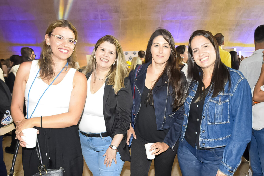Lucia Costa, da agência Grigopass, Luciana Prieto, da Buy Magic Travel, Carolina Madaloso, da Get Magic Viagem e Silvia Sartori, da Rota da Magia Turismo