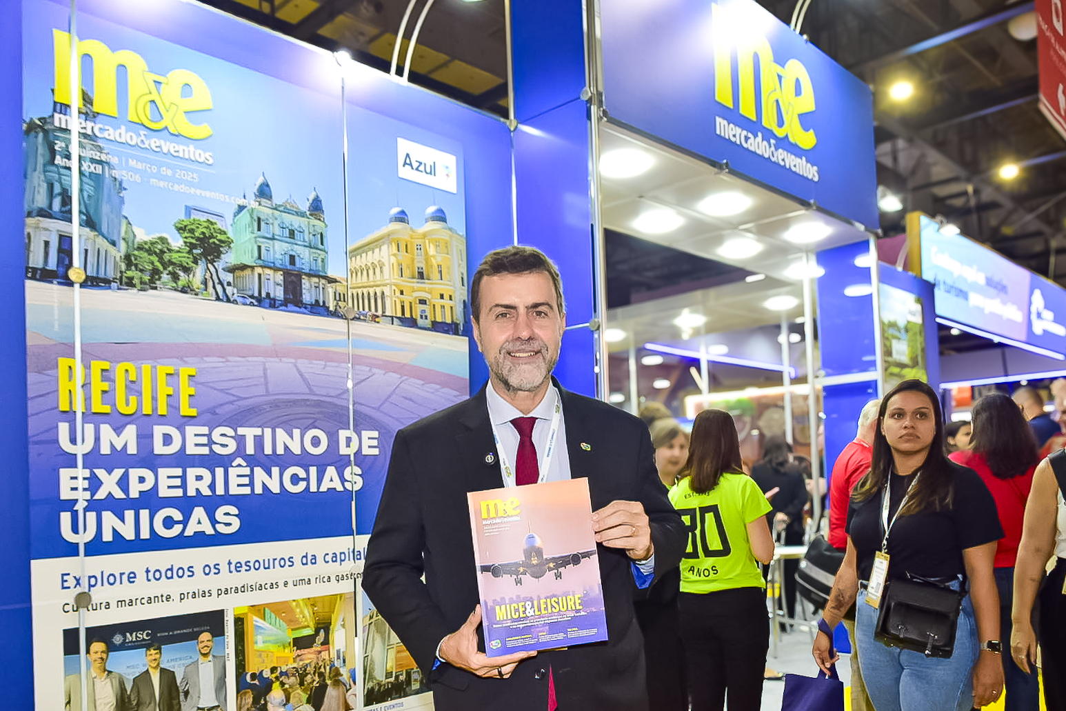 Marcelo Freixo, presidente da Embratur no estande do M&E