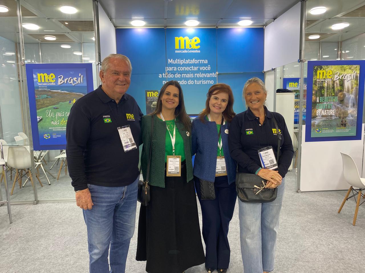 Marina Donseca e Socorro do Catussaba Hotel com Roy Taylor e Rosa Masgrau, do M&E