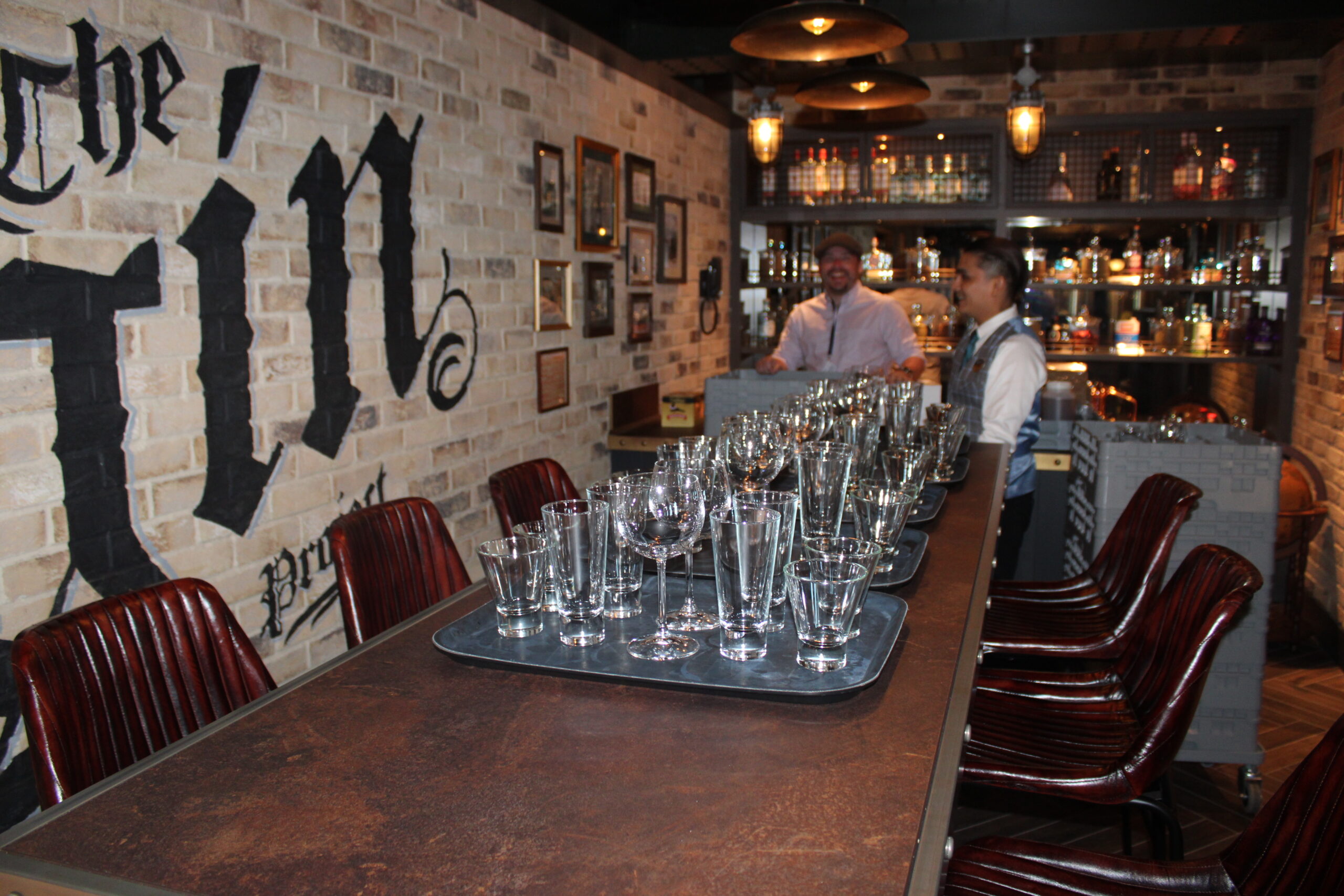 Mesa do The Gin Project