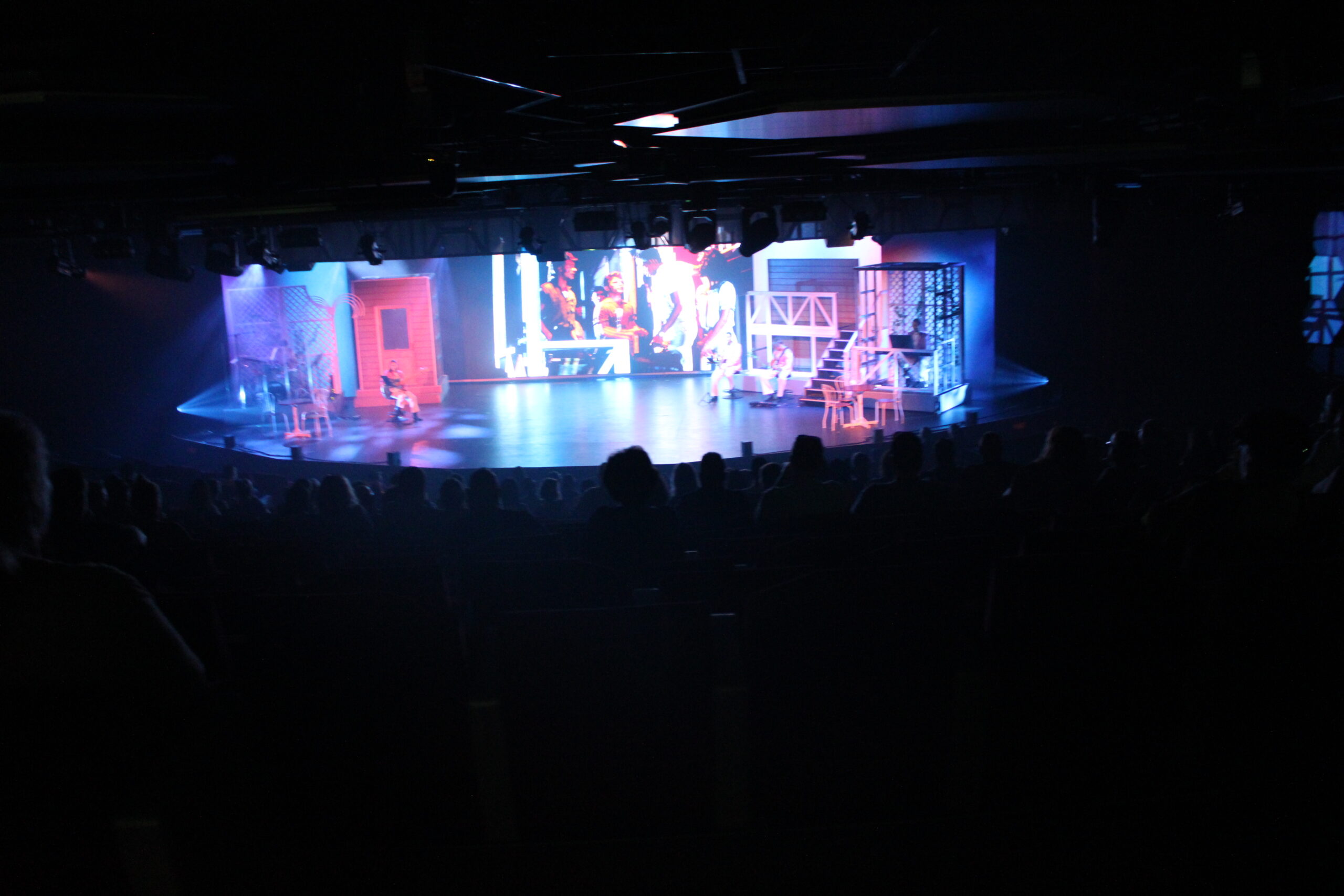 Neste navio, o teatro conta com uma apresentação de Dirty Dancing