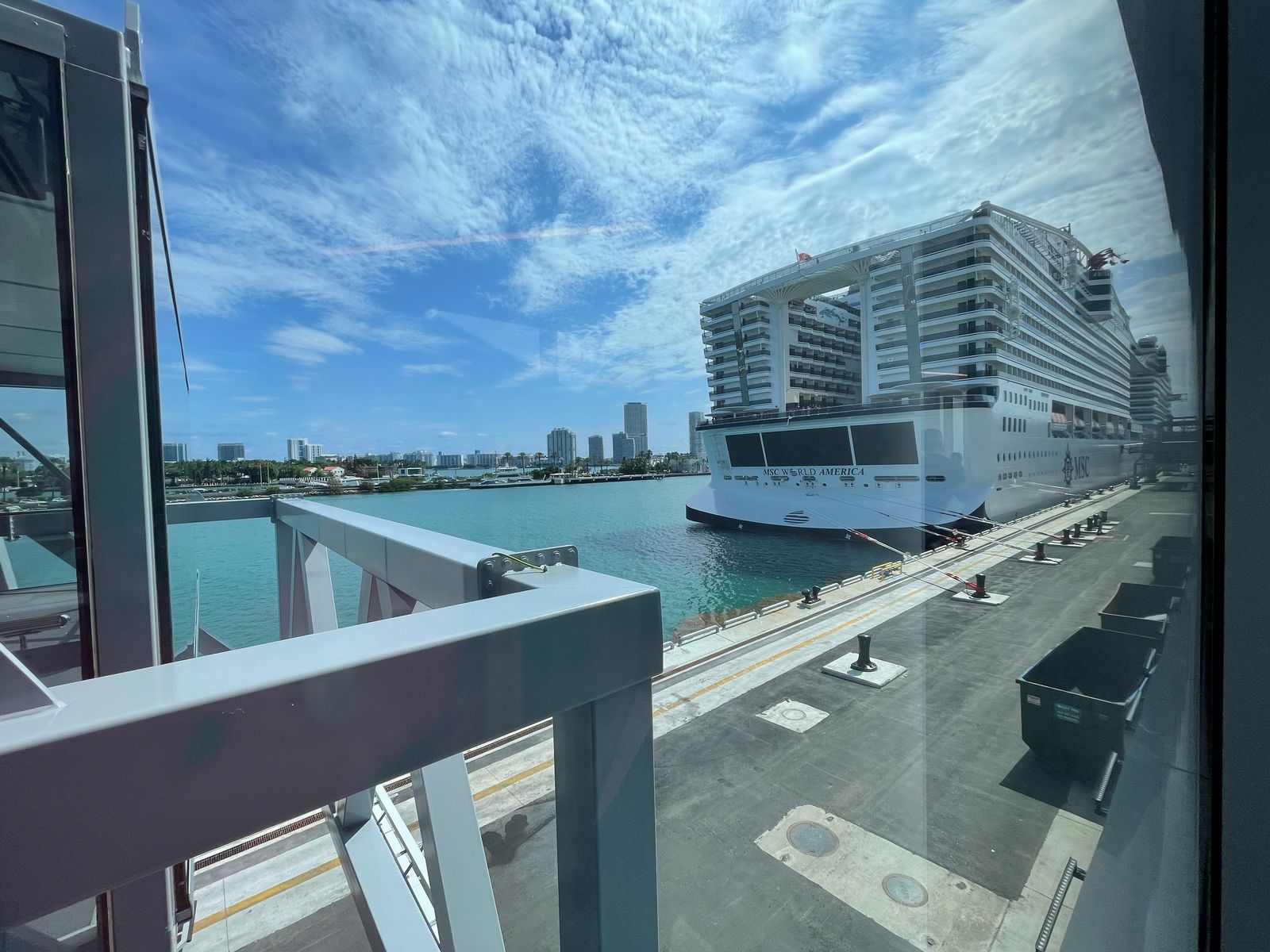 O MSC World America visto do Finger