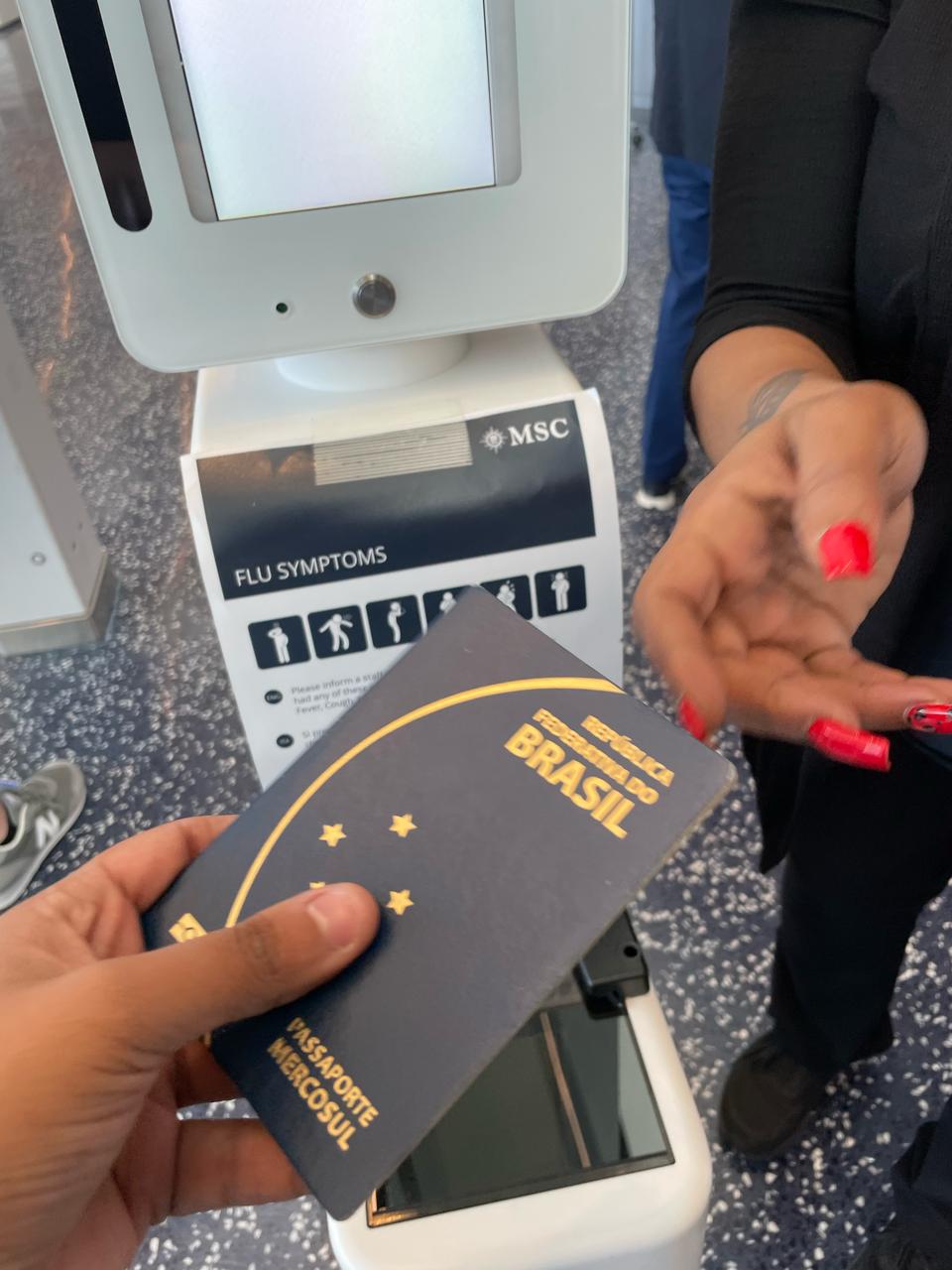 O embarque agora é feito utilizando o passaporte e registrando sua facial