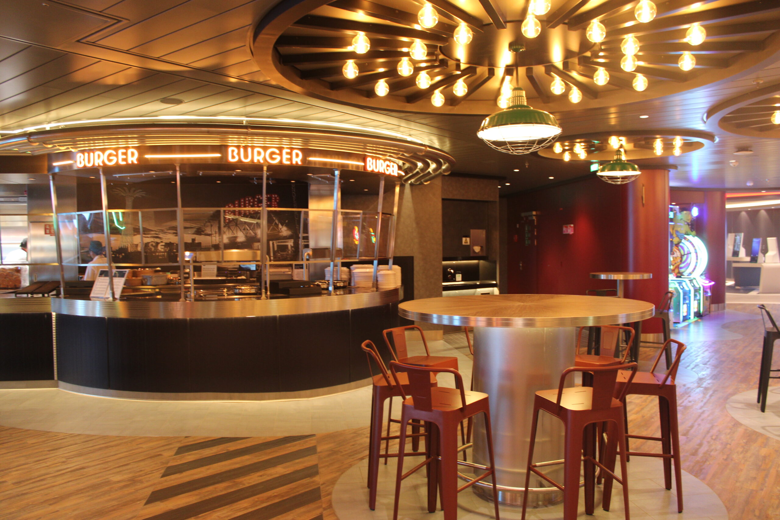 O restaurante serve apenas pizzas & hamburgueres