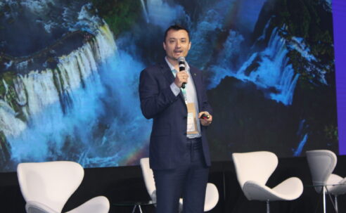 Foz do Iguaçu aposta em banho nas Cataratas, gastronomia e passeio em três países para conquistar turistas