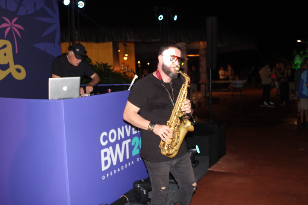 Os músicos agitaram a festa