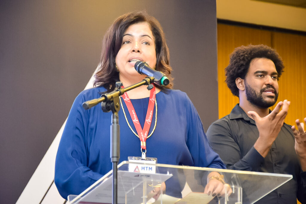 Patricia Moreira, secretaria de Turismo de Minas Gerais em discurso na cerimônia de abertura