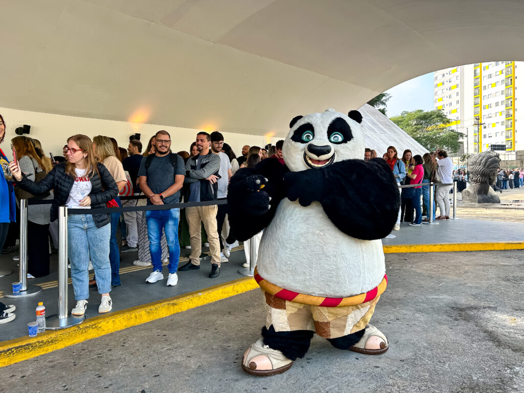 Po, personagem principal do Kung Fu Panda recebeu os agentes de viagens