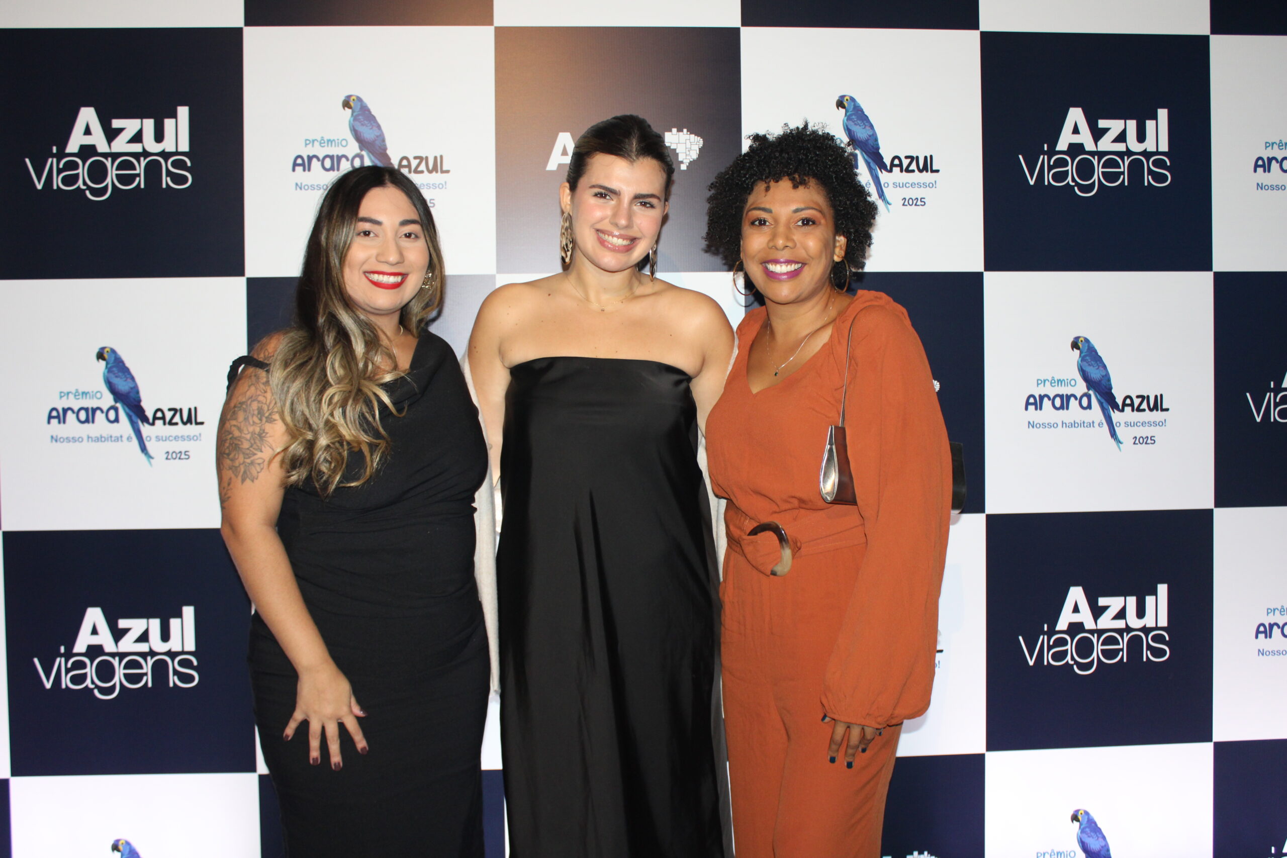 Poliana Pereira, Victoria Ramiro e Gladys Martins, da Azul Viagens