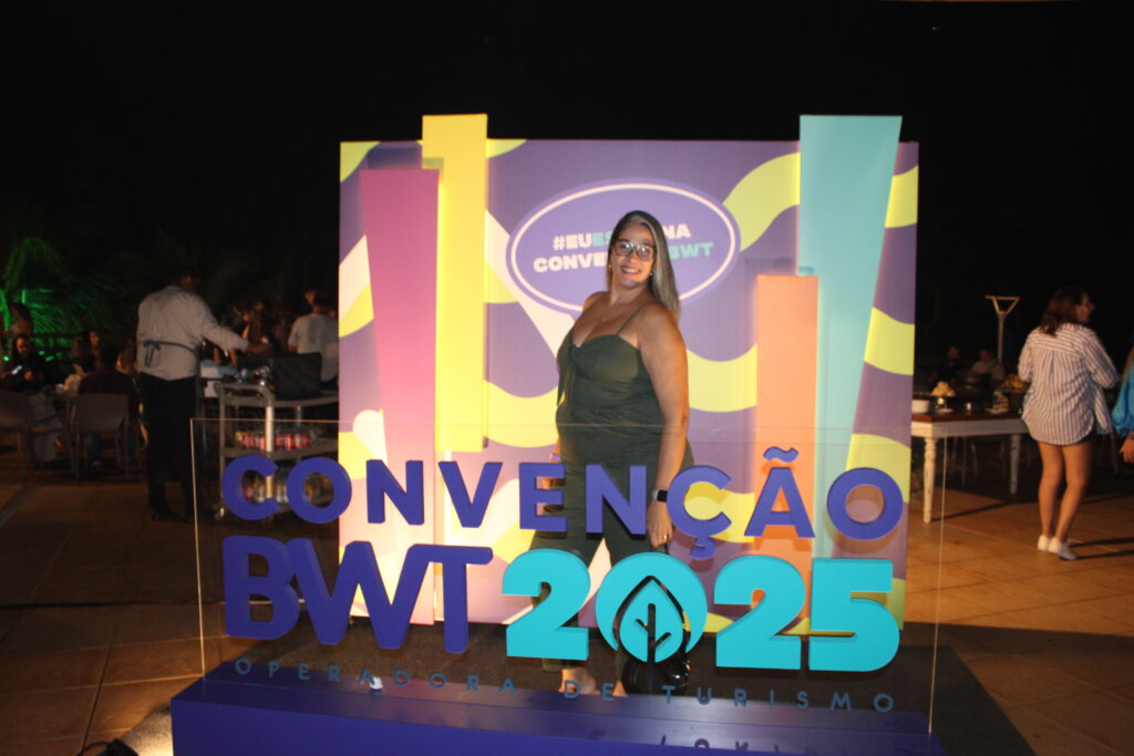 Raphaela Almeida, Raphaela Viagens