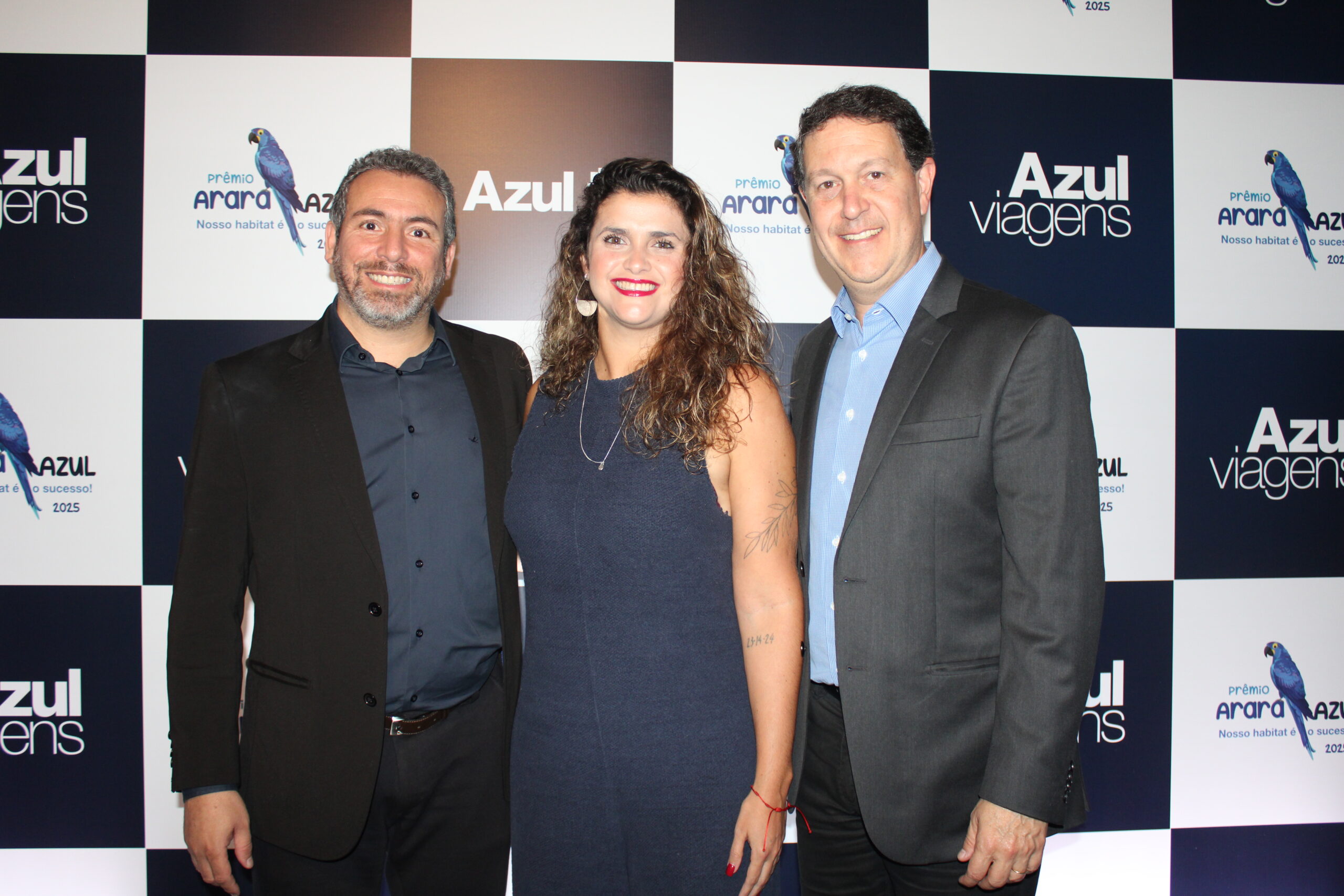 Ricardo Bezerra e Giulliana Mesquita da Azul Viagens e Daniel Bicudo da Azul scaled Mudanças na Azul: Ricardo Bezerra assume Comercial da Azul Linhas Aéreas e Giulliana Mesquita lidera Comercial e Produtos da Azul Viagens