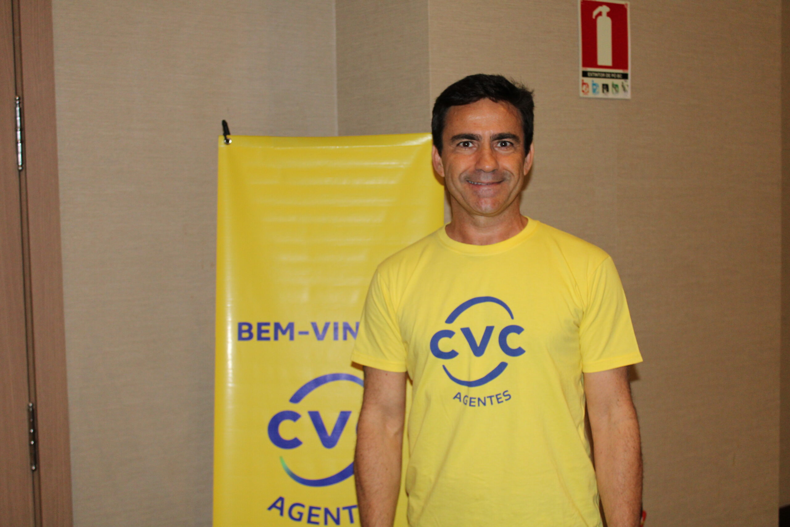 CVC aposta em pacotes prontos, grupos e segurança para o agente vender sem medo 1 Rogerio Mendes da CVC scaled CVC aposta em pacotes prontos, grupos e segurança para o agente vender sem medo