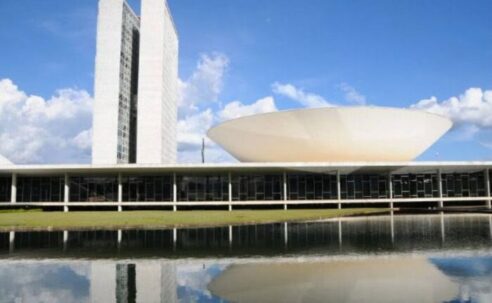 Câmara dos Deputados derruba decreto de Lula sobre IOF; tema vai ao Senado e pode ser votado ainda hoje (25)