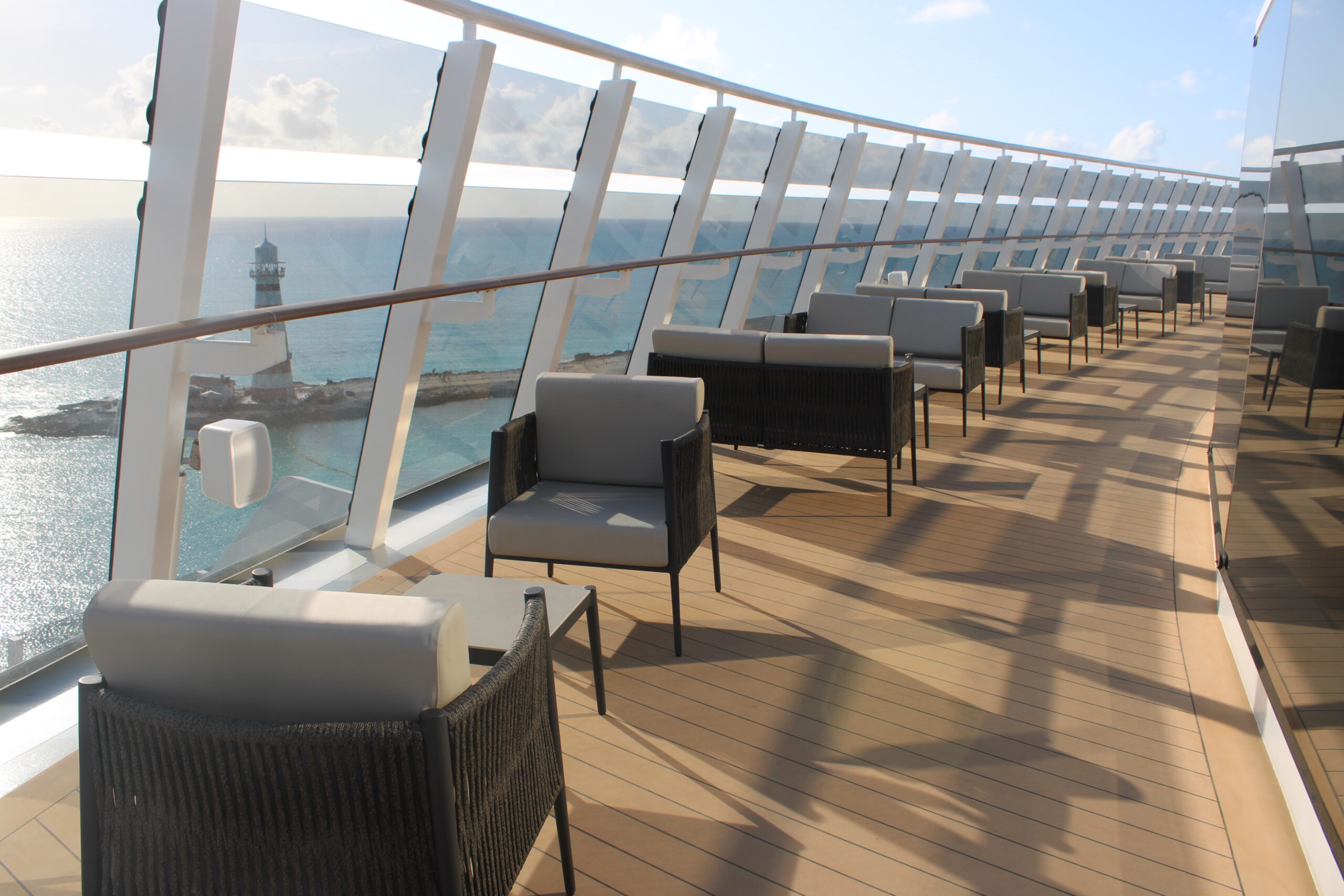 Varanda do restaurante do YC Varanda do restaurante do YC