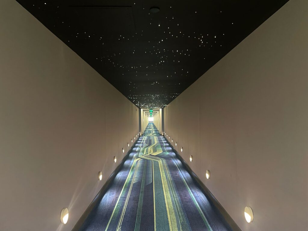 O teto estrelado do terceiro andar, vale a pena visitar