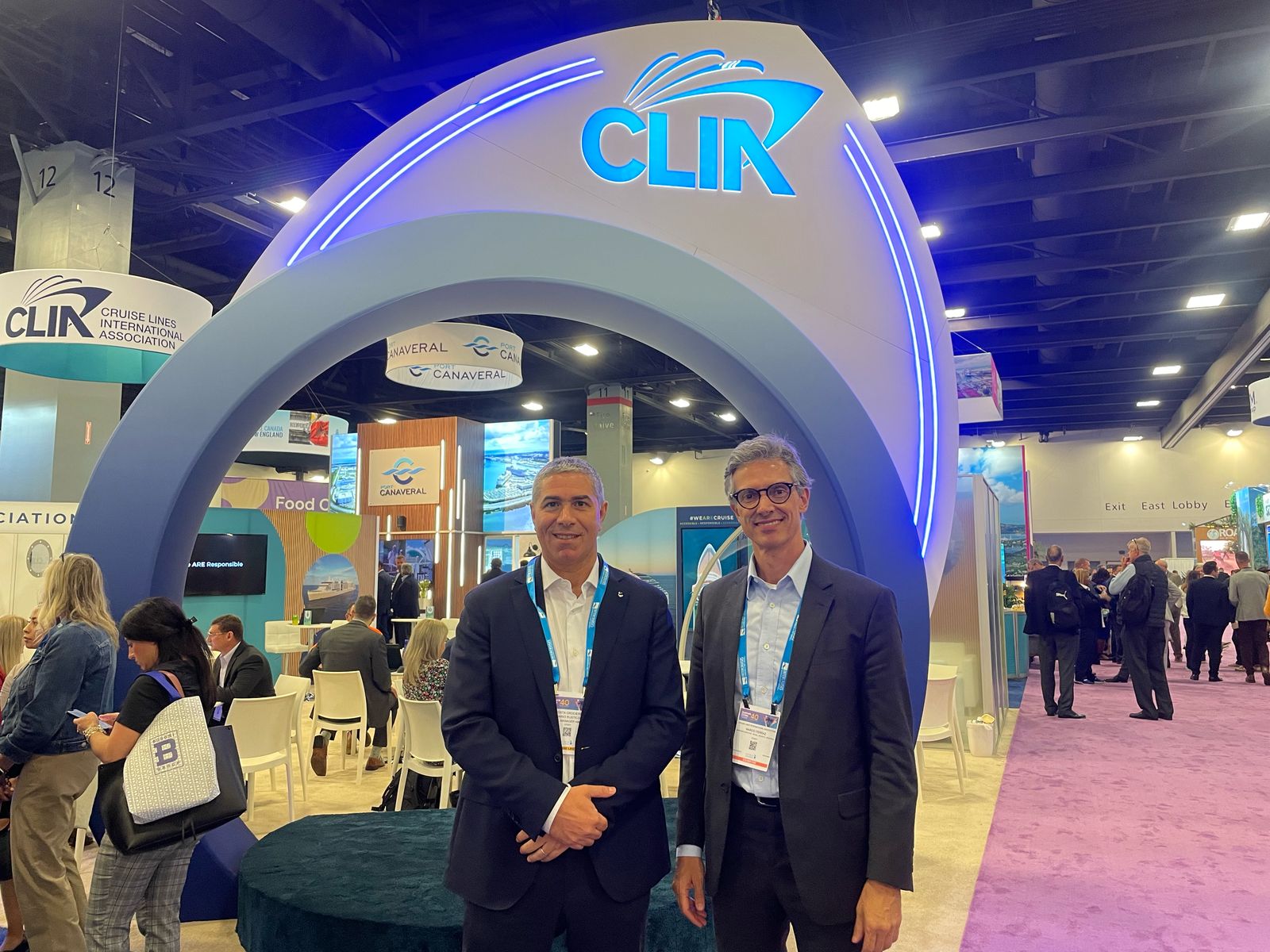 Dario Rustico, da Clia Brasil e Costa Cruzeiros, com Marco Ferraz, da Clia Brasil