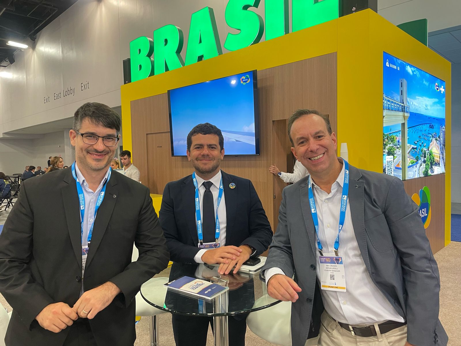 Philipe Karat, coordenador de Demandas e Transportes Multimodais da Embratur, com Ignacio Palacios e Adrian Ursilli, da MSC Cruzeiros Brasil