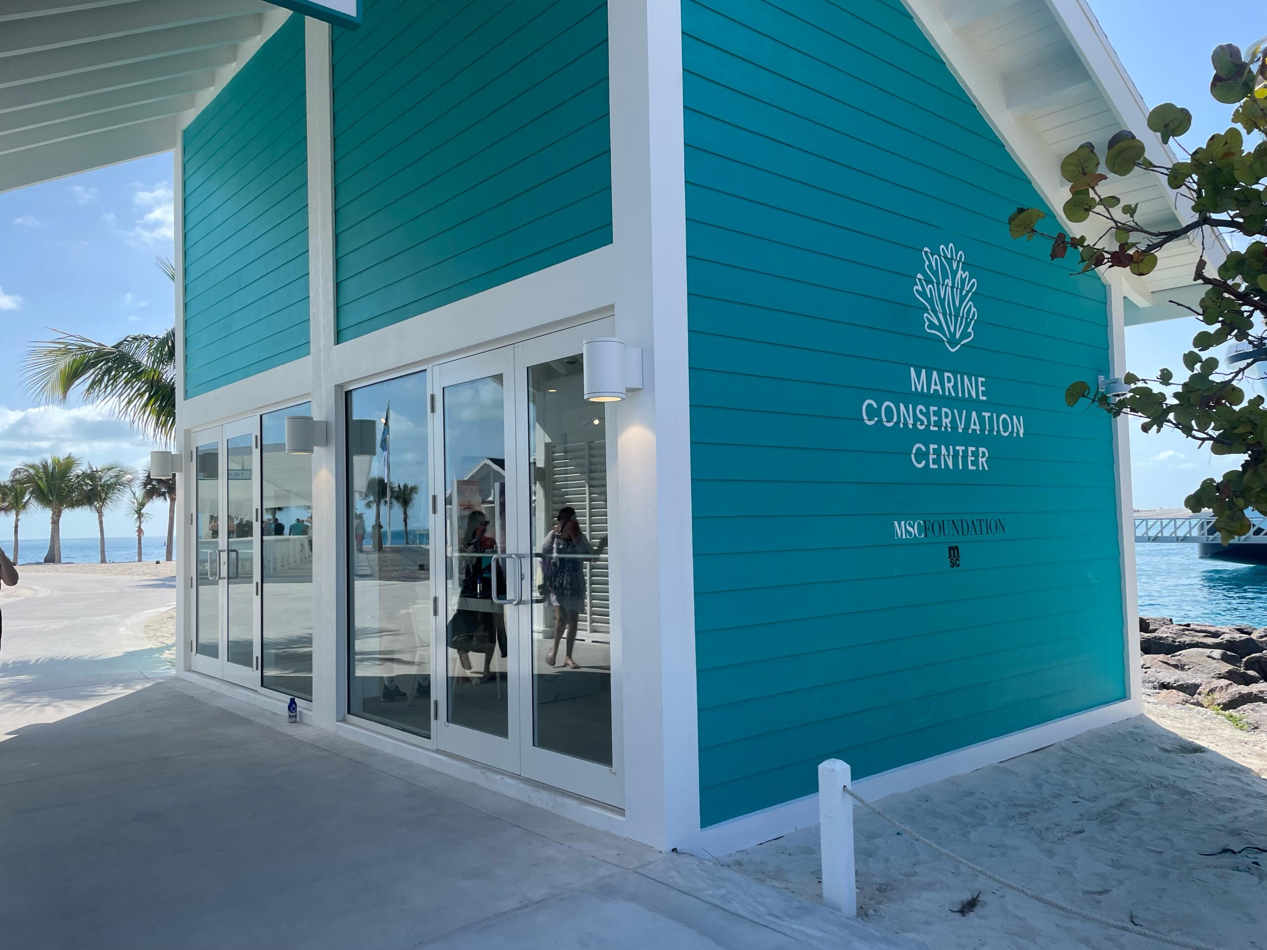 Entrada do Marine Conservation Center na Ocean Cay, nas Bahamas