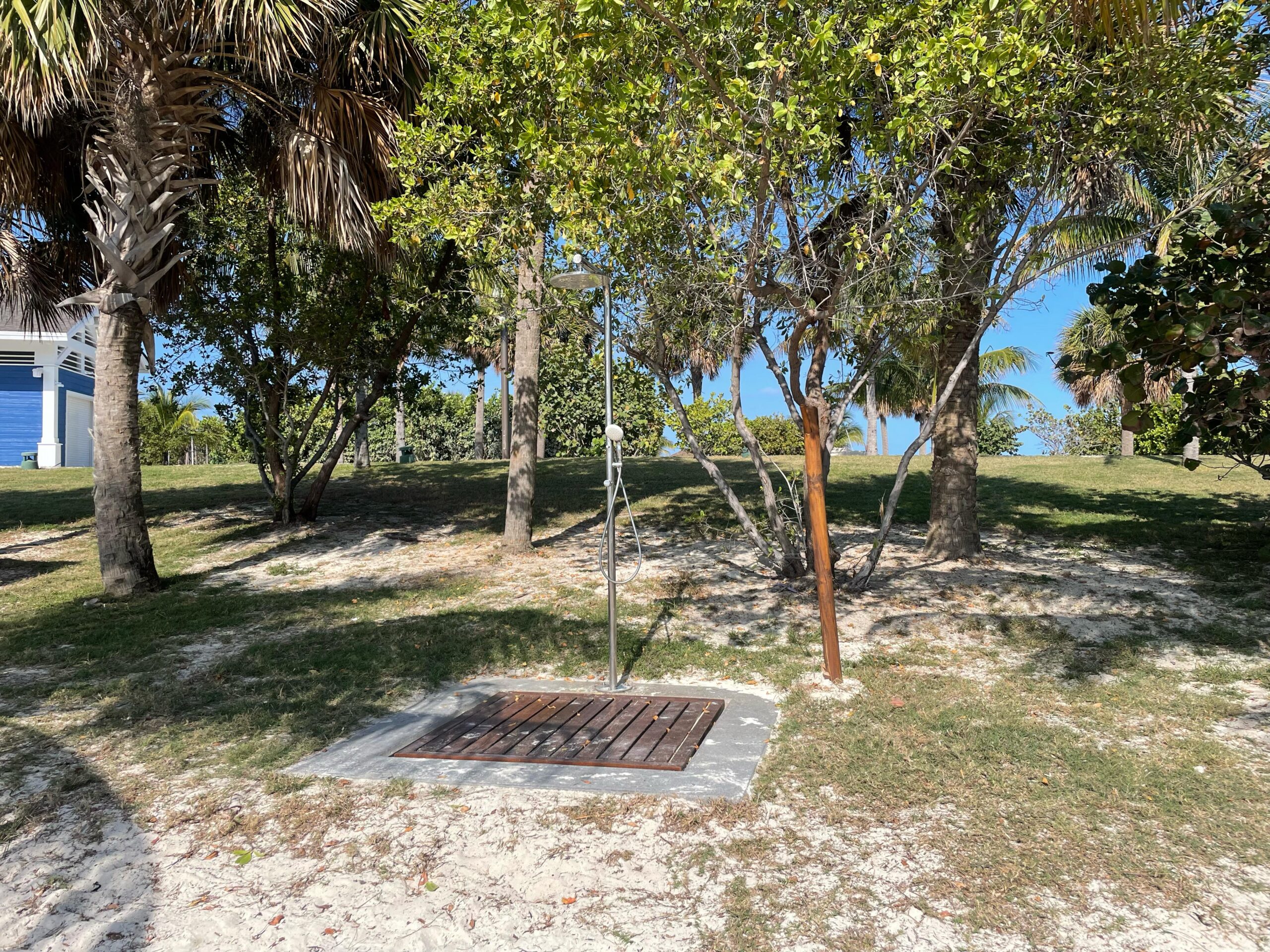 Chuveiro ao lado das cabanas Chuveiro ao lado das cabanas