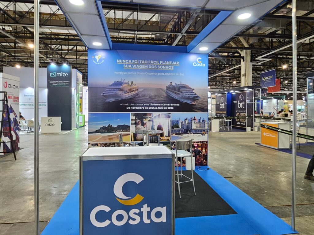 Estande da Costa Cruzeiros