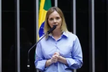PL isenta de tributo compras internacionais de até US$ 600 por ano