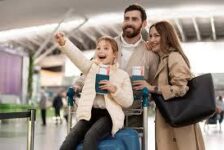 Universal Assistance e Parentallis inovam com Assistência Parental Viagem