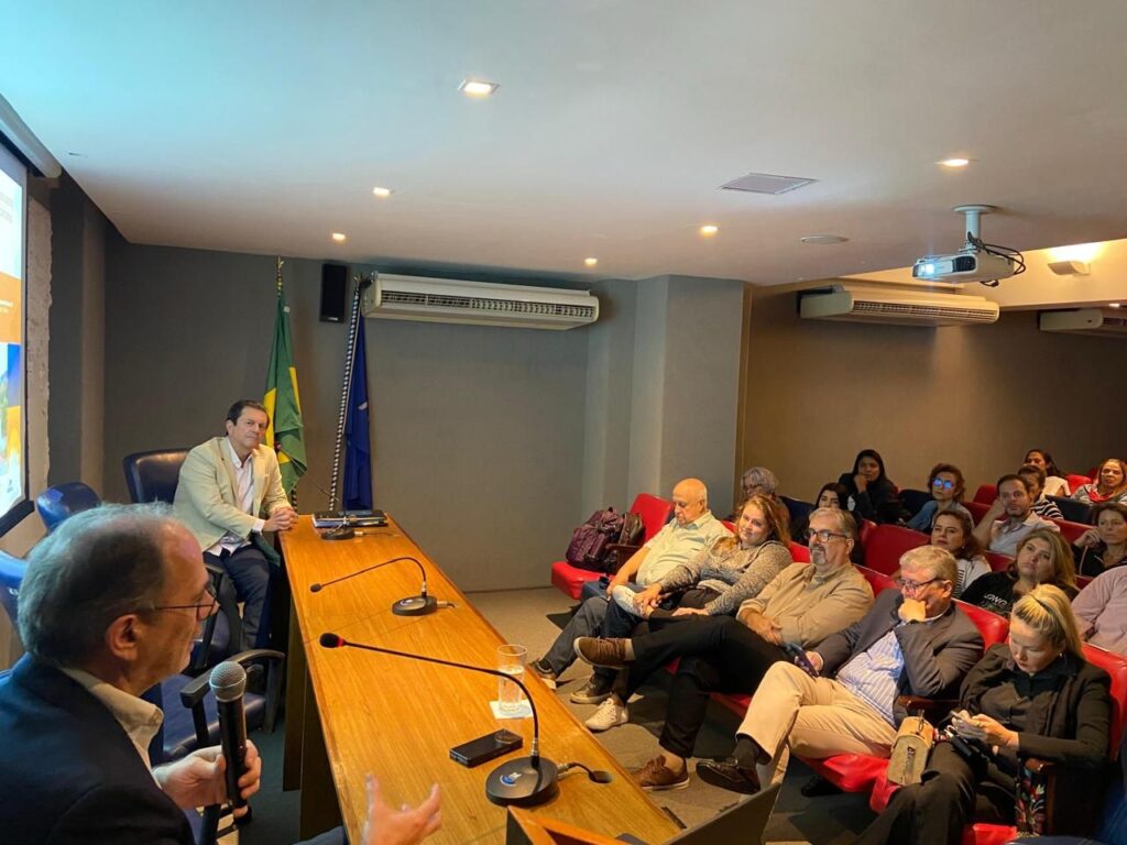 palestra com professor carlos costa 1 Turismo internacional em pauta: especialista português defende integração entre academia, mercado e governo