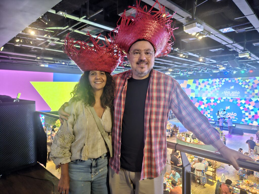 Tatiana Harfush, gerente de mercado São Paulo capital e interior, e Pedro Gramacho, diretor de promoção da Secretaria de Turismo da Bahia