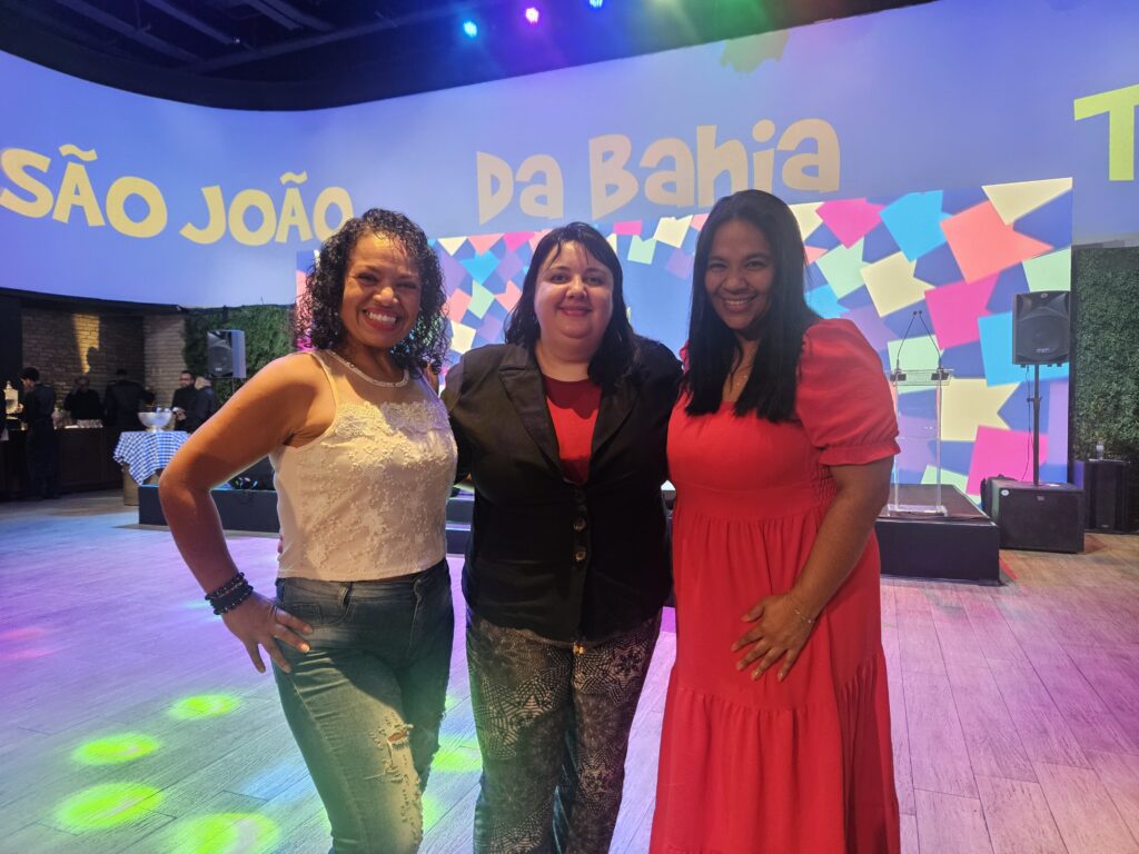 Dirlene Ferreira, da Minha Agente de Viagem, entre Denise Almeida, Darfny Almeida Lima da Denayses Works Viagens