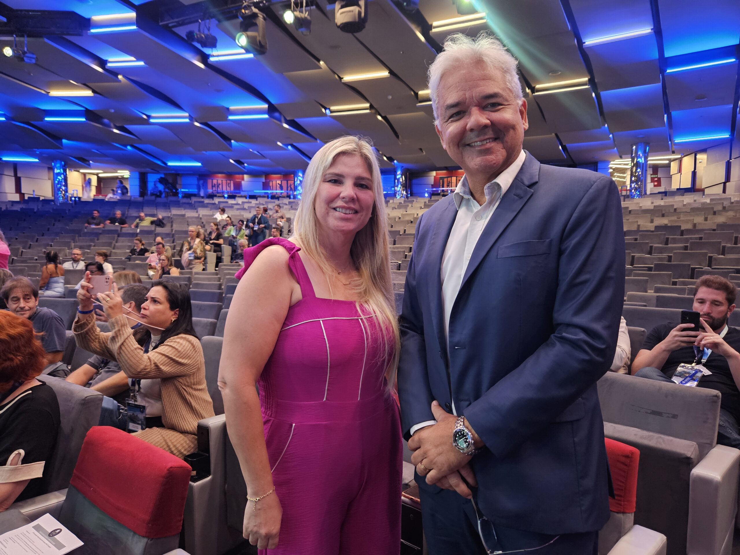 Juliana Sambugaro e Gabriel Rego, da Europ Assistance Juliana Sambugaro e Gabriel Rego, da Europ Assistance