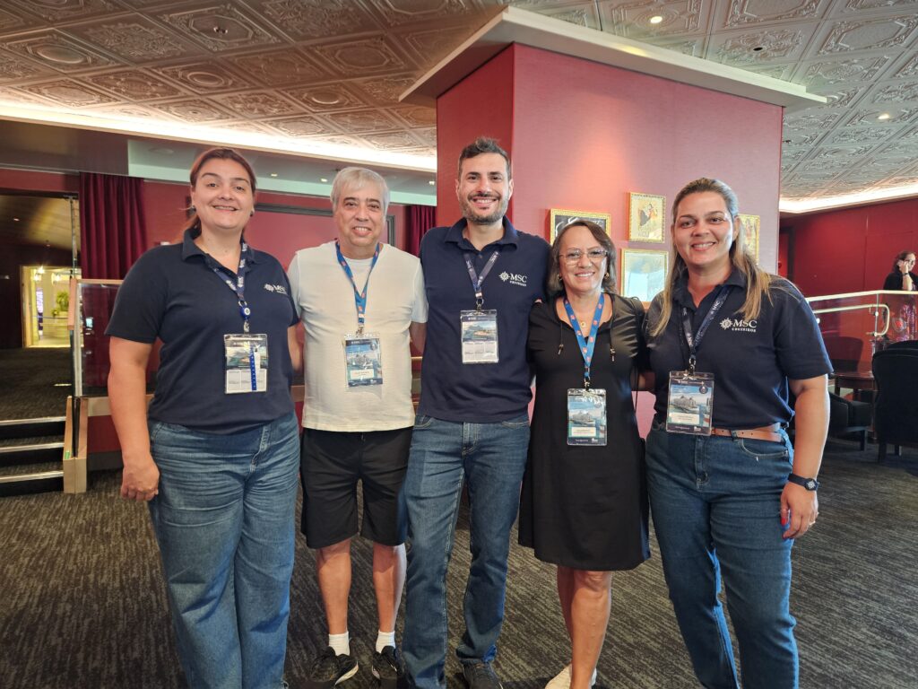 Celso Miranda e Elsa Miranda, da LM Turismo e Viagens, entre Januária Rodrigues, Marcio Genaro e Paula Sperle, da MSC
