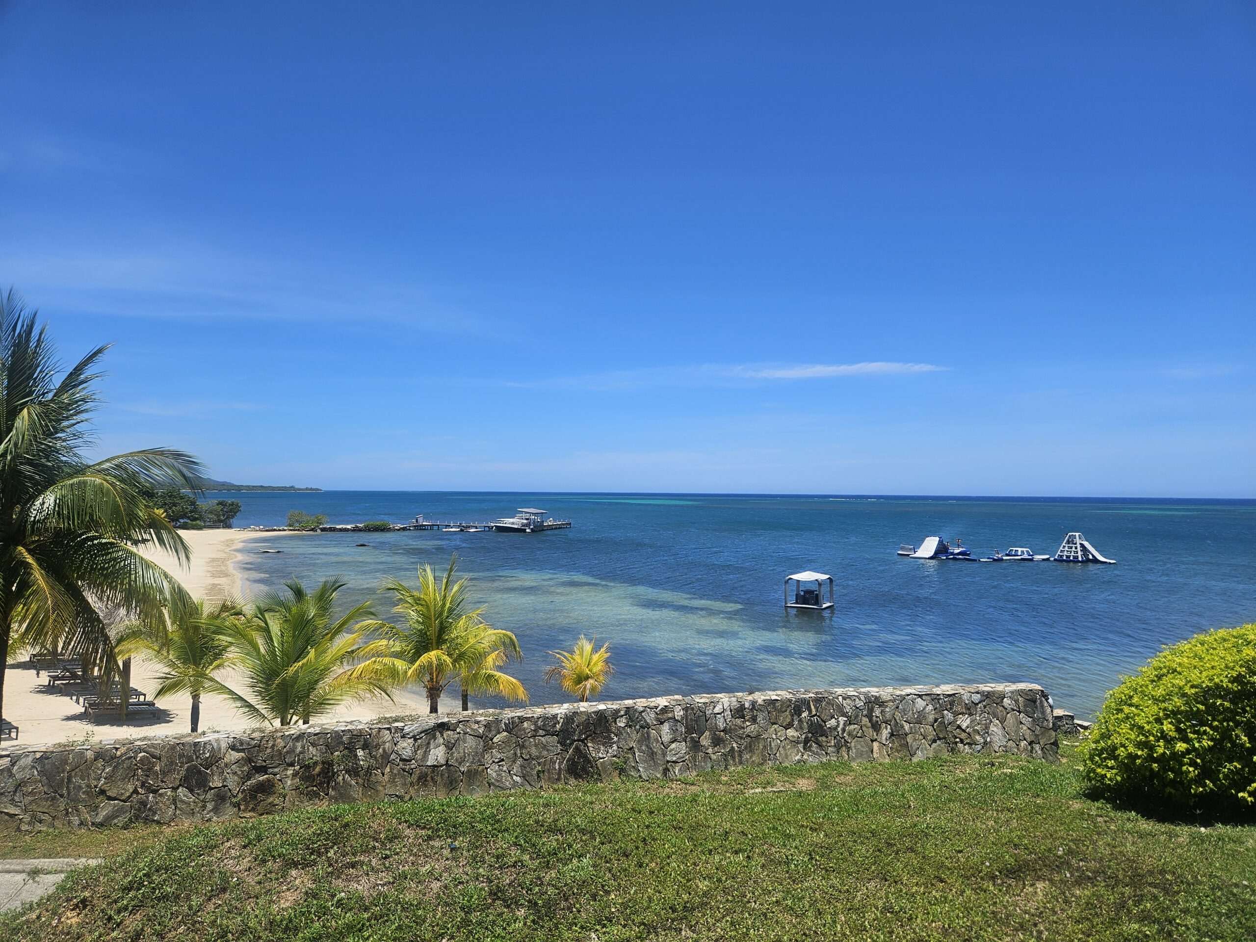As águas cristalinas são uma das atrações principais As águas cristalinas são uma das atrações principais