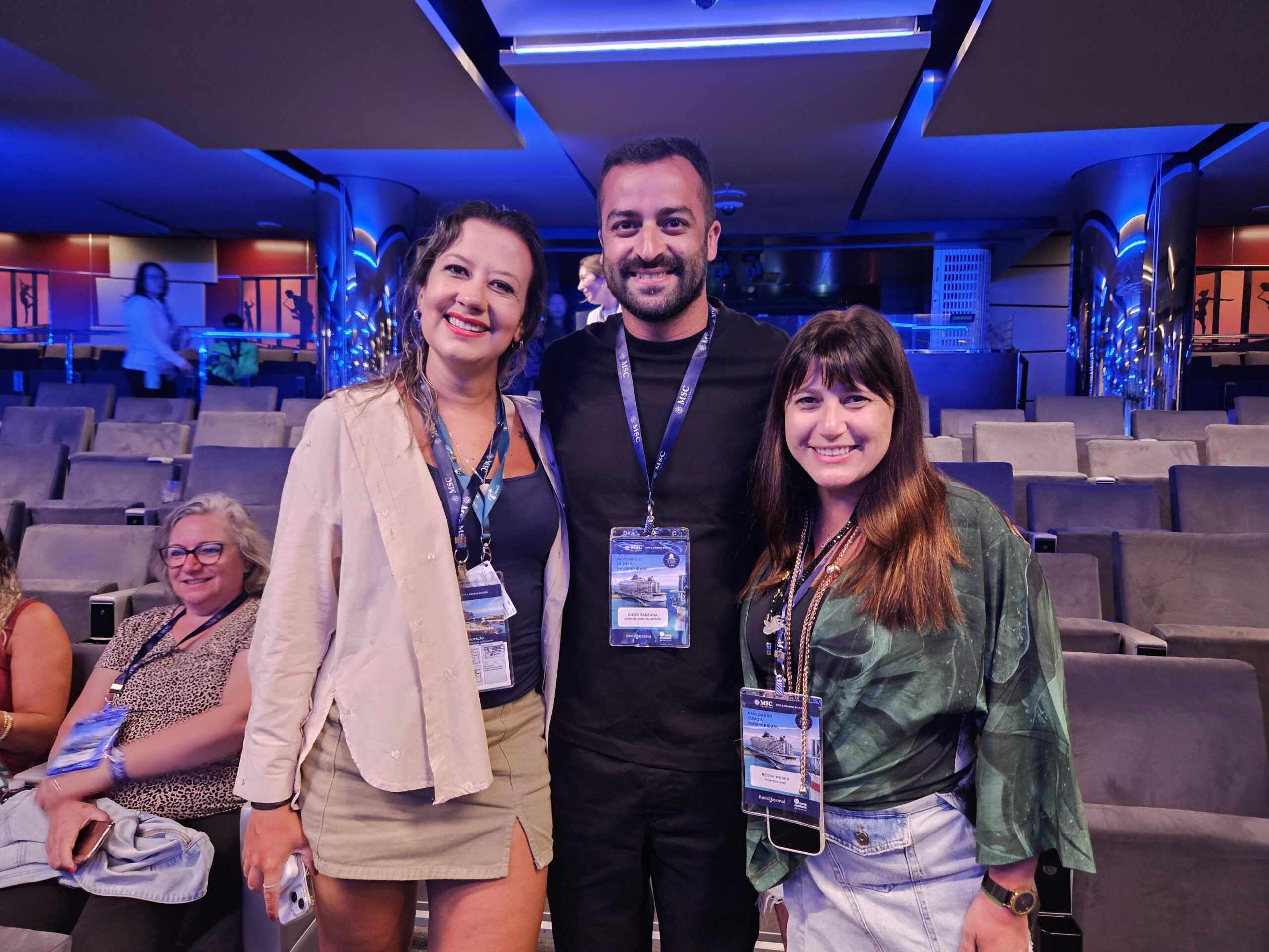 Thássia Burian, da Buriantur, Diego Santana, da Agência dos Cruzeiros, e Nessa Weber, NCW Turismo