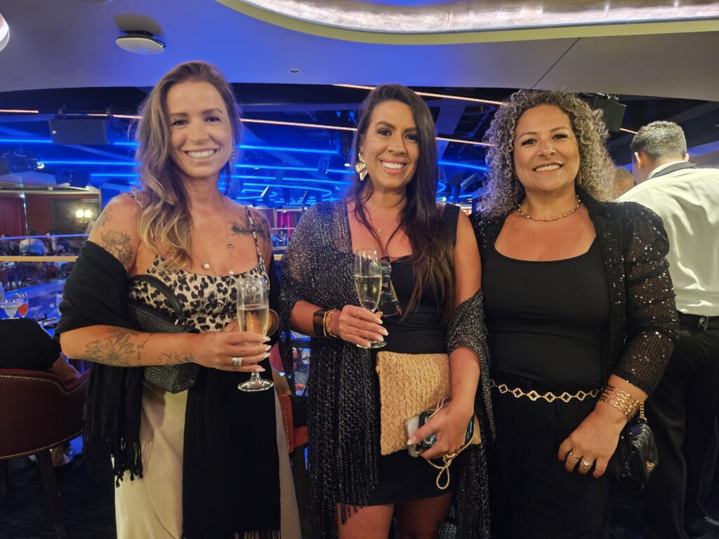 Mayara Wieth, da EME Viagens, Betinna Pavim, da 24H Escritório de Viagens, e Roseli Silva, da Vera Machado Turismo