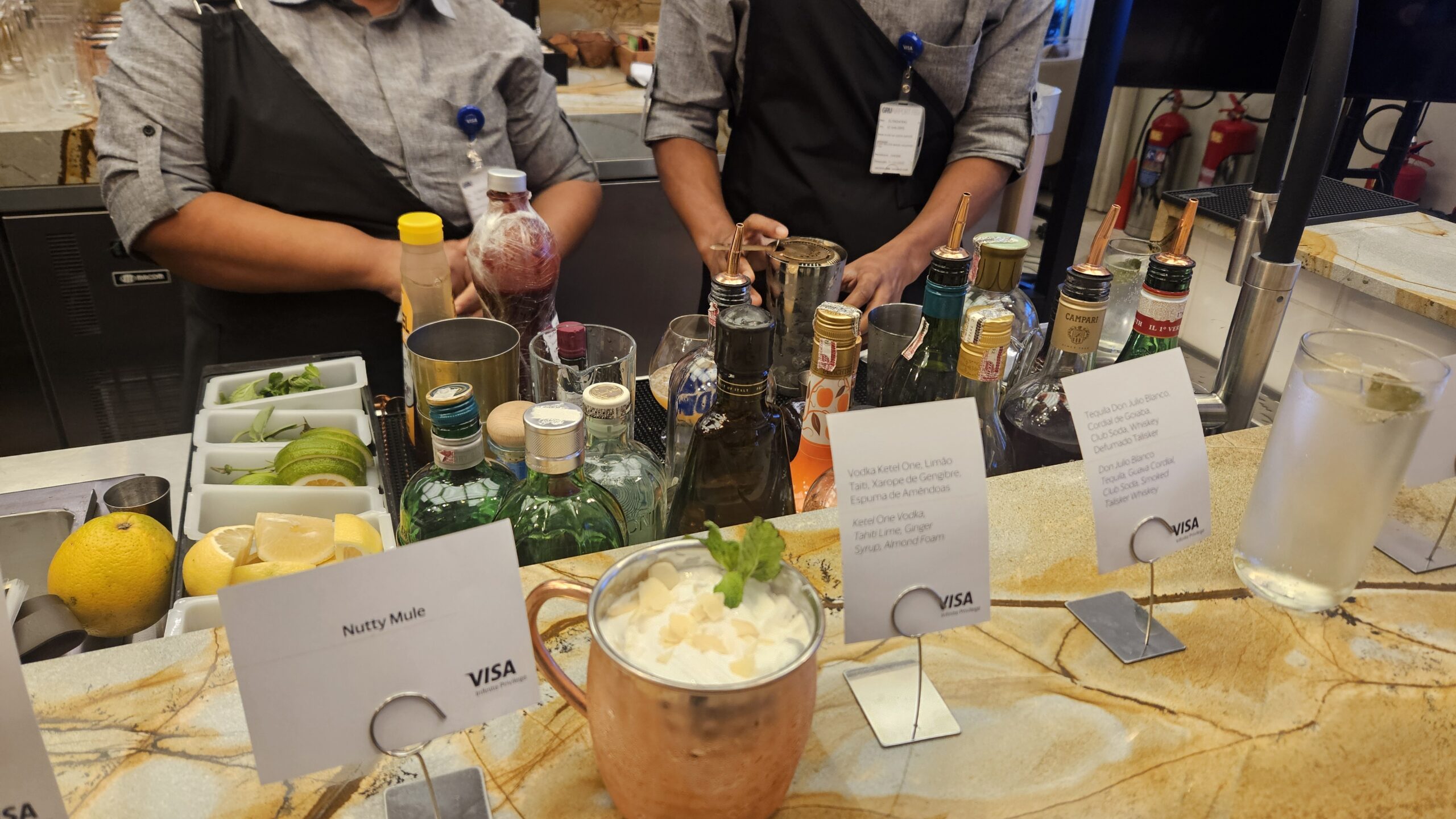 Assinada pelo premiado bartender Gabriel Santana, foi cuidadosamente criada para transformar o momento pré-viagem em uma pausa memorável