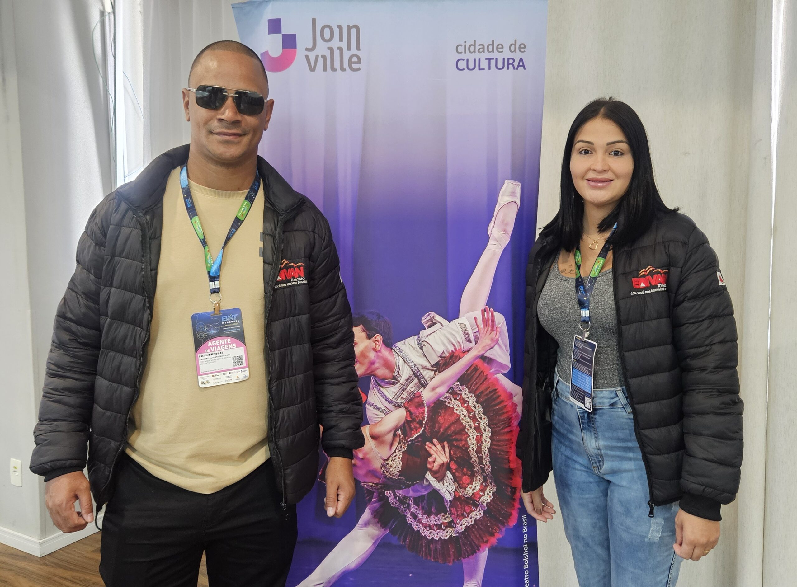 Vanderli de Oliveira e Stephanie Reis, da Edivan Turismo Vanderli de Oliveira e Stephanie Reis, da Edivan Turismo