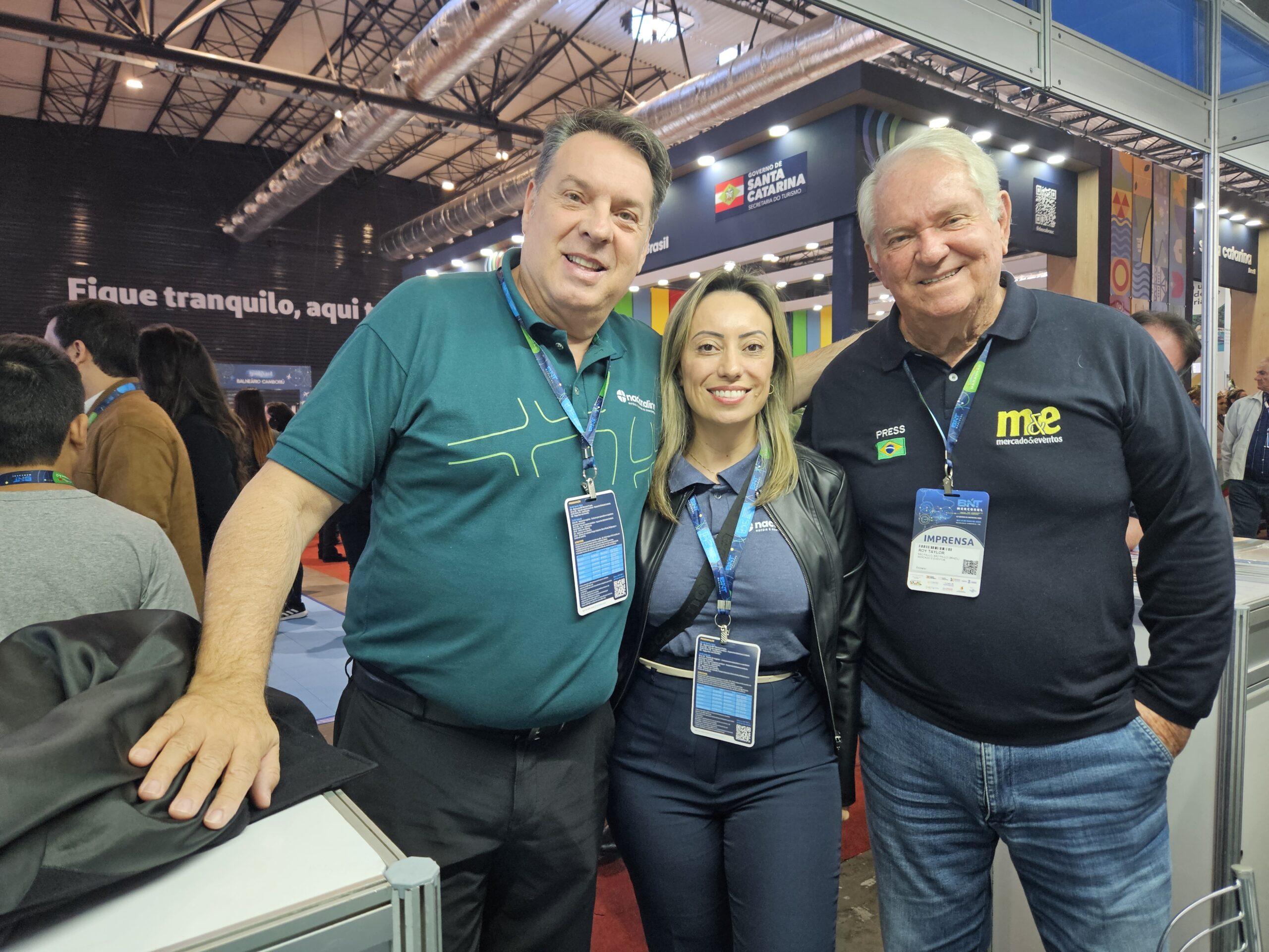 Ricardo Aly e Ana Lúcia Gollmann, do Nacional Inn, e Roy Taylor, do M&E