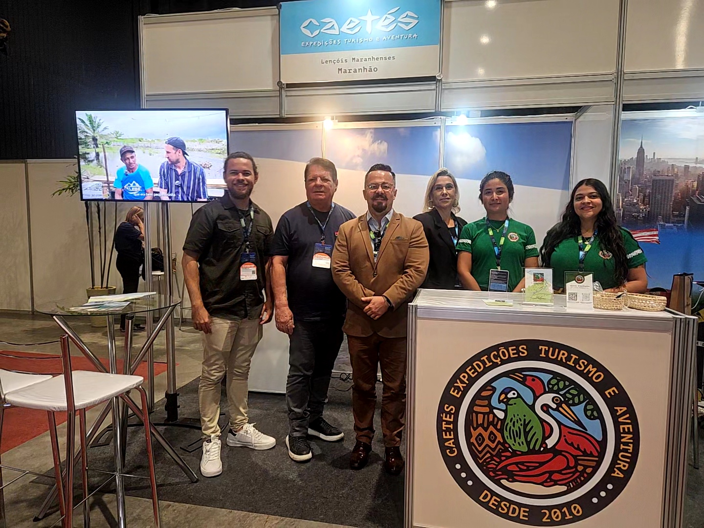 Airton Abreu, do Maranhão, com equipe da Caetés Expedições